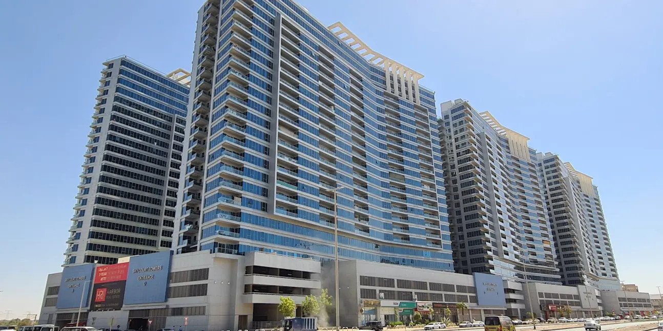 DUBAI LAND RESIDENCE COMPLEX